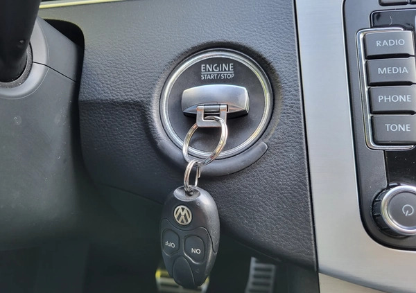Volkswagen Passat cena 46900 przebieg: 245300, rok produkcji 2014 z Kleczew małe 781